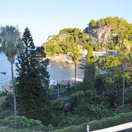 B&B A Due Passi Dal Mare Taormina Bagian luar foto