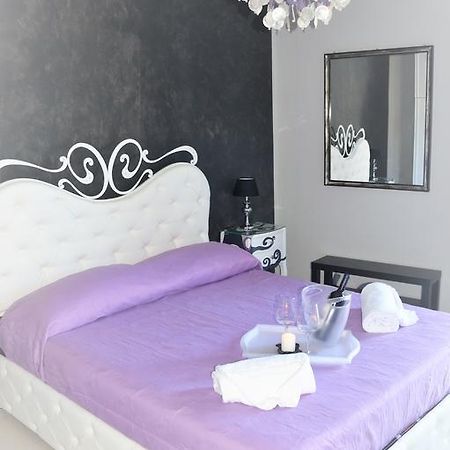 B&B A Due Passi Dal Mare Taormina Bagian luar foto