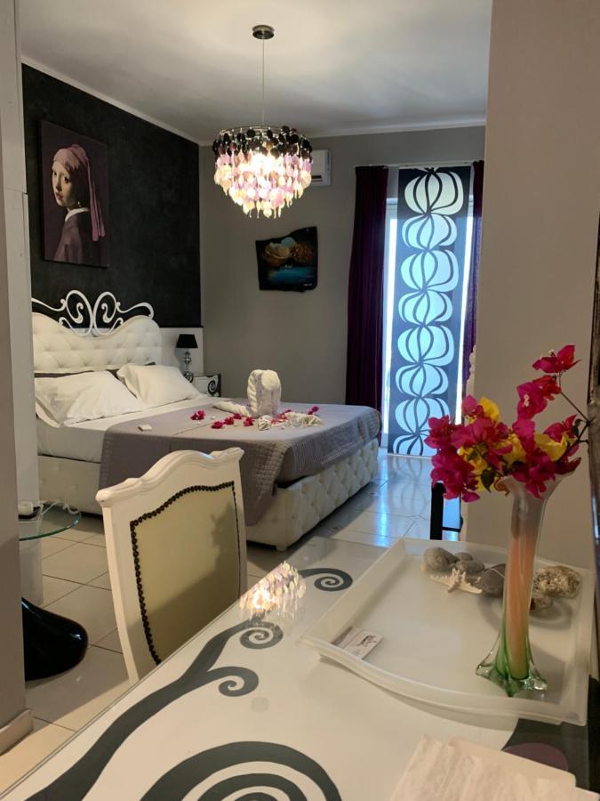 B&B A Due Passi Dal Mare Taormina Bagian luar foto