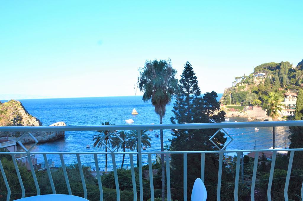 B&B A Due Passi Dal Mare Taormina Bagian luar foto