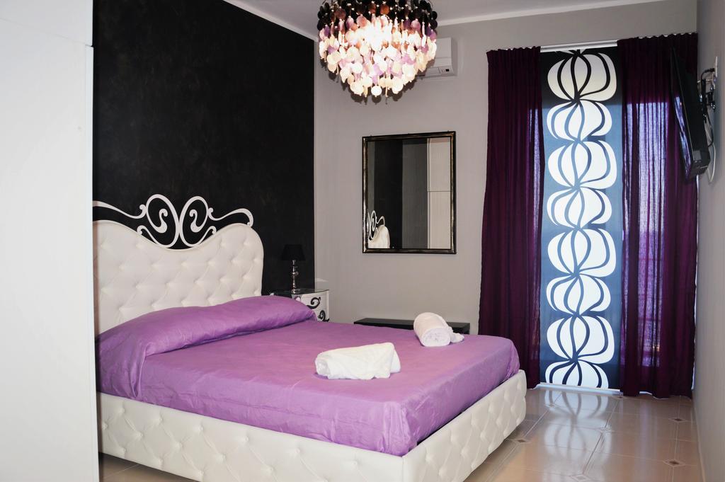 B&B A Due Passi Dal Mare Taormina Bagian luar foto