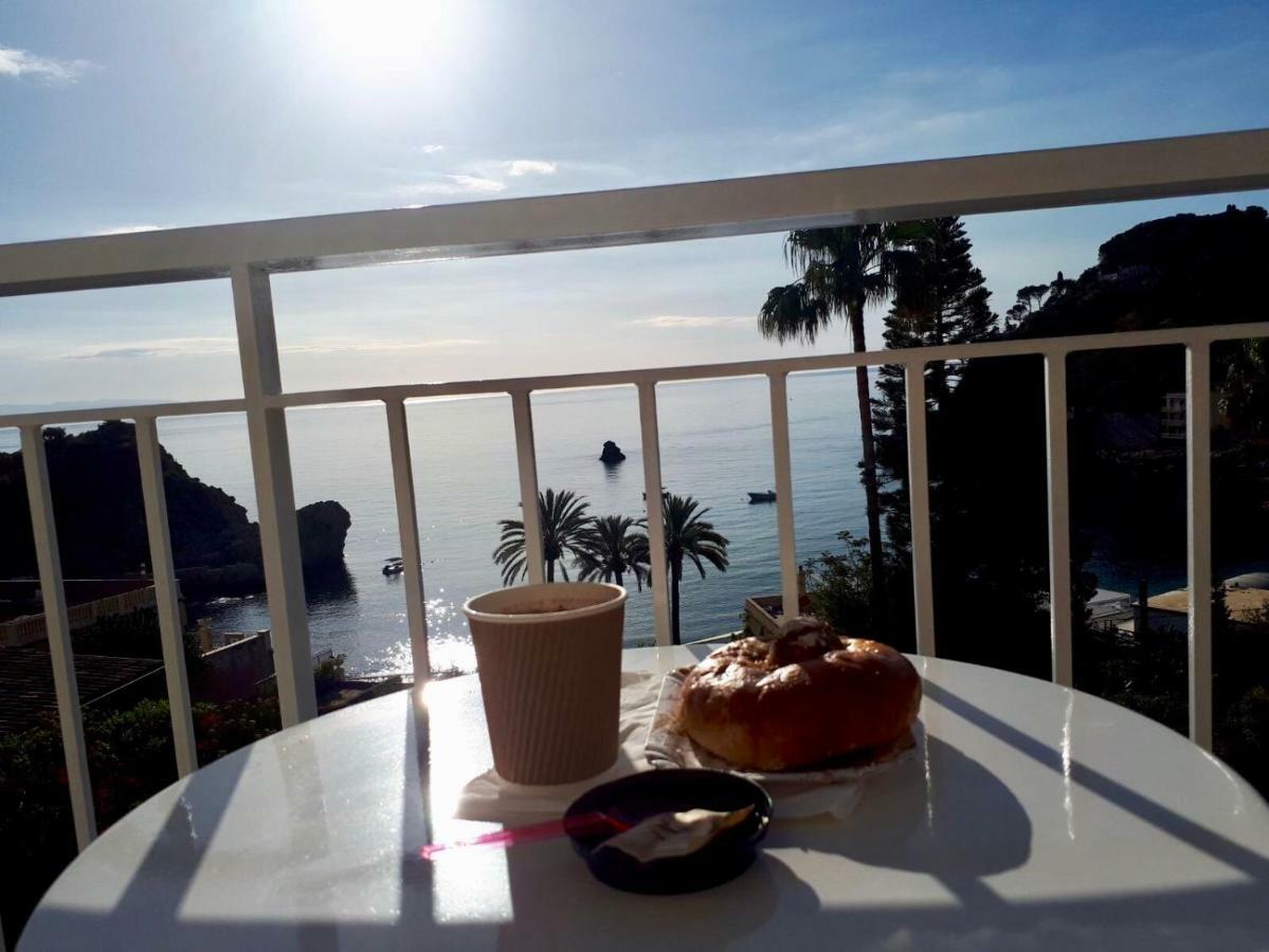 B&B A Due Passi Dal Mare Taormina Bagian luar foto